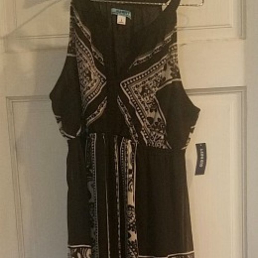 black and white maxi dress